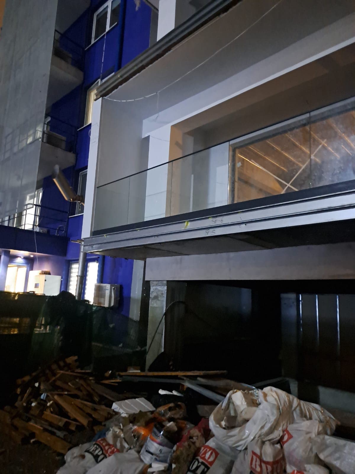 Mână curentă balcon — sticlă securizată
